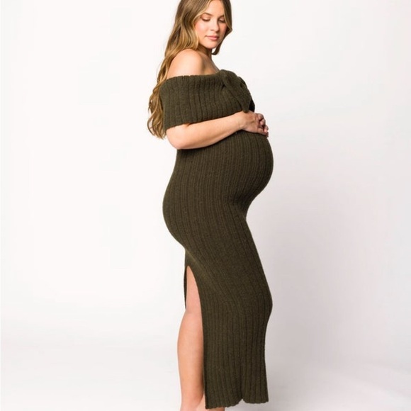 Worth Collective Aston Bow Front Maxi Sweater Dress in
Dark Green -Bump Friendly - Picture 5 of 8